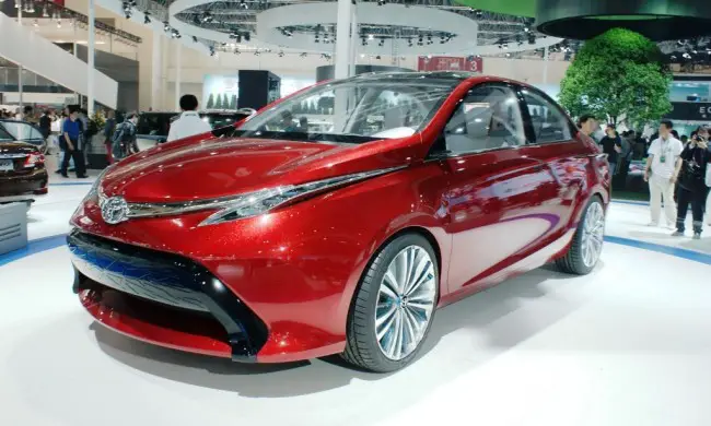 2015 Toyota Avensis main