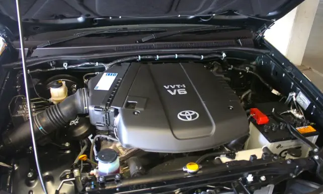 2015 Toyota Hilux engine