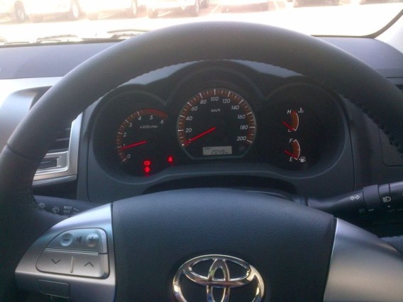 2014 Toyota Hilux 3.0 D-4D steering wheel