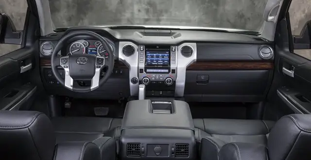 2015 GMC Canyon VS 2015 Toyota Tacoma tacoma inside