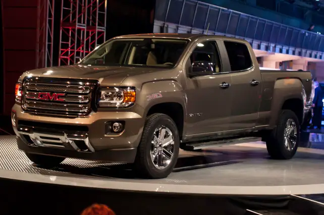 2015 GMC Canyon VS 2015 Toyota Tacoma