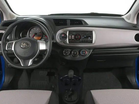 Toyota Auris Hatchback 2014 inside
