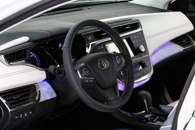 2015 Toyota Avalon hybrid inside