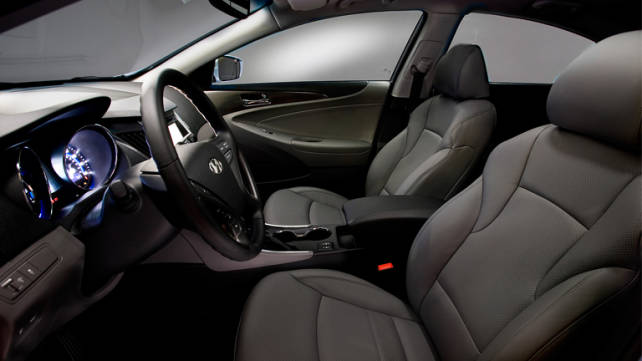 2015 Toyota Avalon hybrid interior