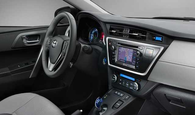 2017-toyota-matrix-interior