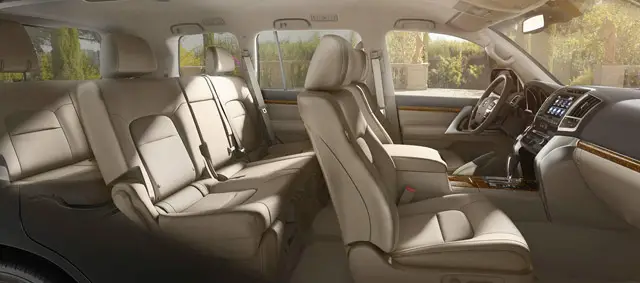 2015 Toyota  Land Cruiser V8 inside