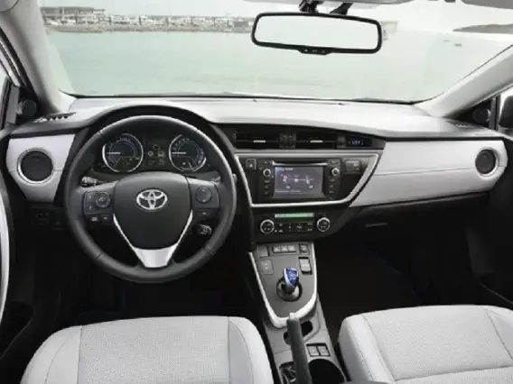 2015 Toyota Auris Touring Sports Hybrid interior