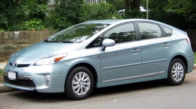 2015 Toyota Prius Plus Hybrid main