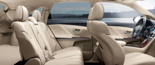2014 Toyota Venza Limited V6 interior seats
