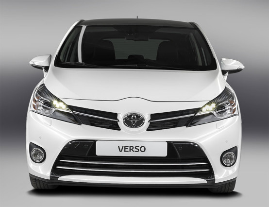 2015 Toyota Verso front grill