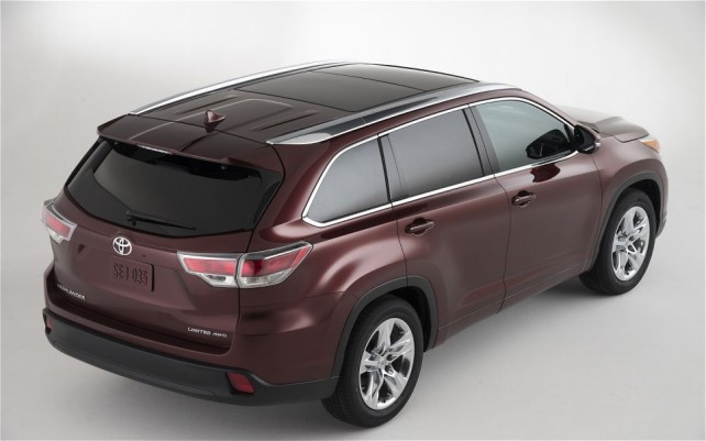 2015 Toyota Kluger roof