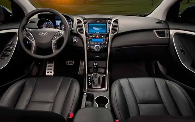 2014 Toyota Corolla vs 2014 Hyundai Elantra hyundai interior