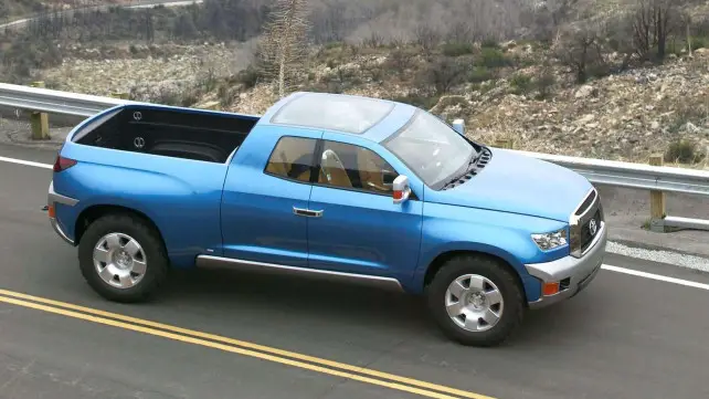 2016 Toyota Hilux cargo space