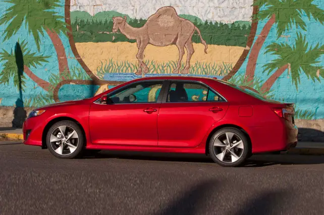 2014 Toyota Camry Se side car