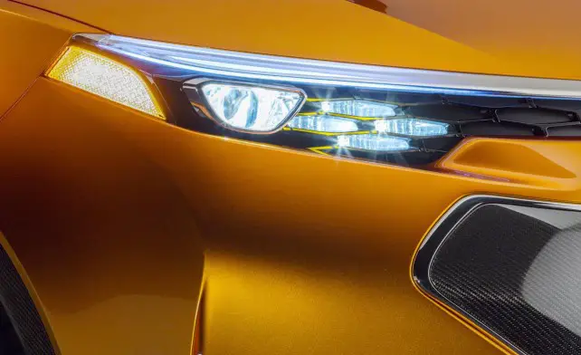 2014 Toyota Furia front light