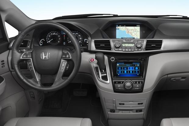 2014 Toyota Sienna VS 2014 Honda Odyssey honda inside