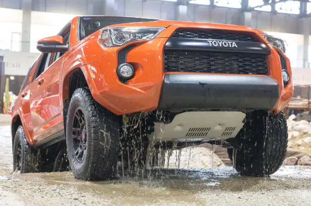 2015 Toyota 4Runner TRD Pro in the wather