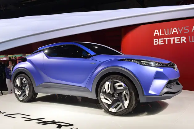 2015 Toyota C-HR right side