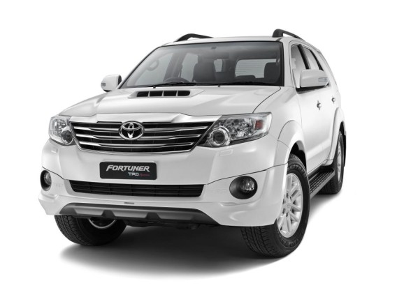 2015 Toyota Fortuner SUV front grill