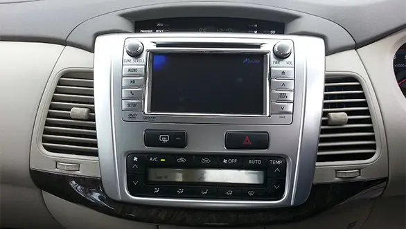 2015 Toyota Innova radio