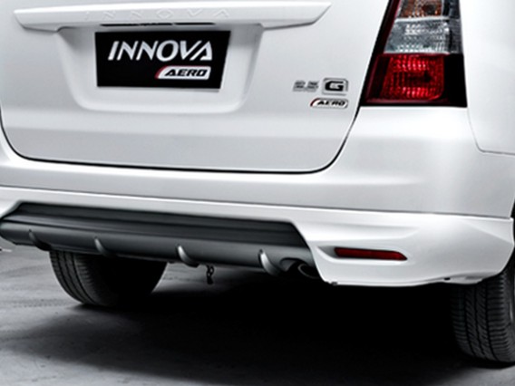 2015 Toyota Innova rear side