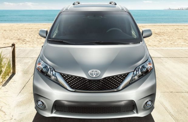 2015 Toyota Sienna front grill