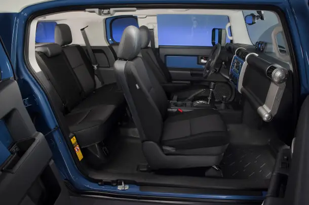 2015 Toyota FJ SUV seats