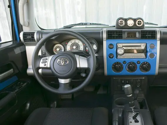 2015 Toyota FJ SUV steering wheel