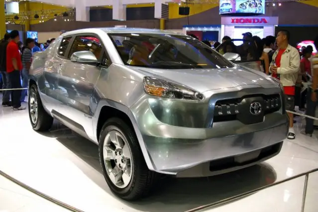 Toyota A-BAT 2014 front side