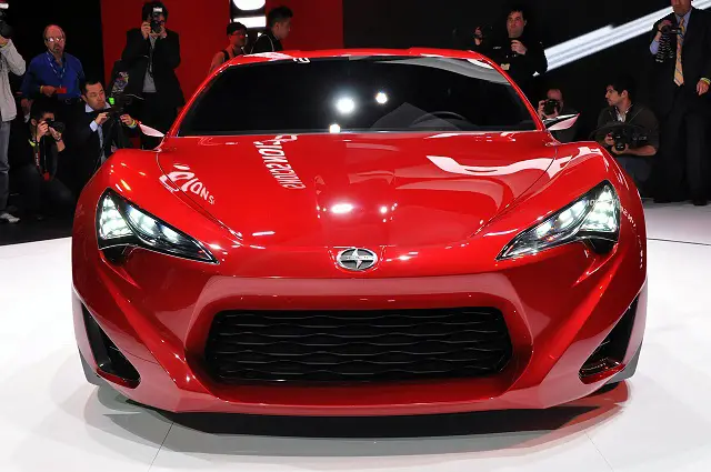 2015 Toyota Scion FR-S (GT 86 front