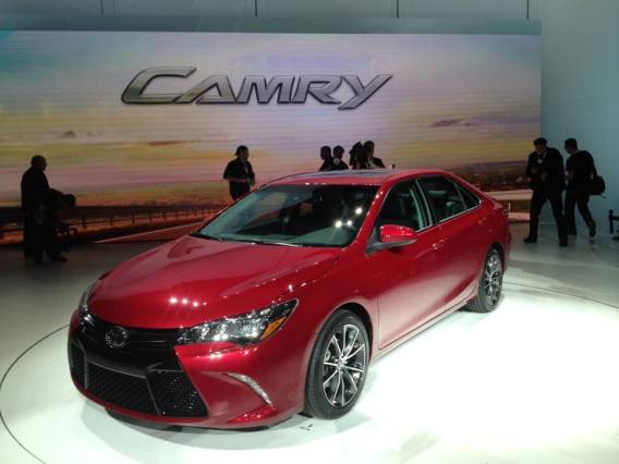 2015 Honda Accord vs Toyota Camry front side camry
