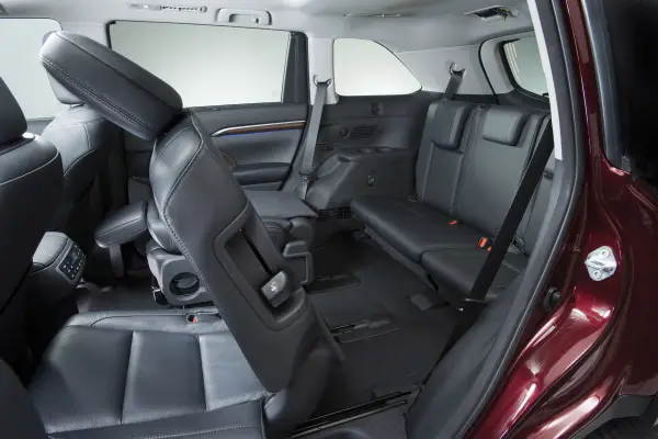 2015 Toyota Highlander Hybrid Limited rear seats