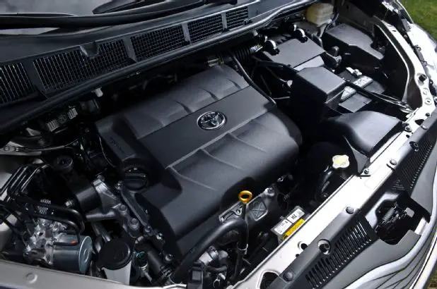 2016 Toyota Sienna DUB Edition engine