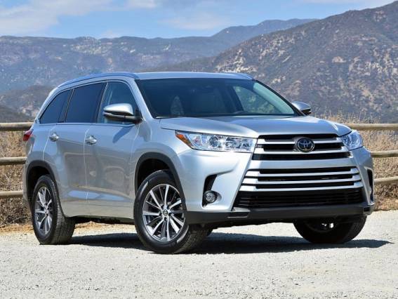 2017-toyota-highlander-front