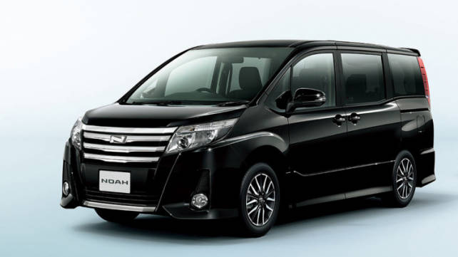 2017-toyota-noah-front