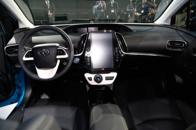 2017-toyota-prius-interior